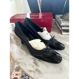 Vintage Ferragamo Graziella Black Patent Toe Spectator Bow Pump